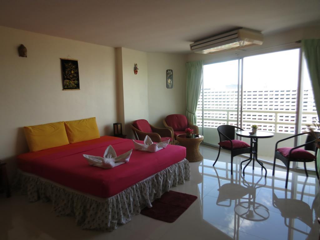 View Talay 1B Serviced Apartments Pattaya Bilik gambar