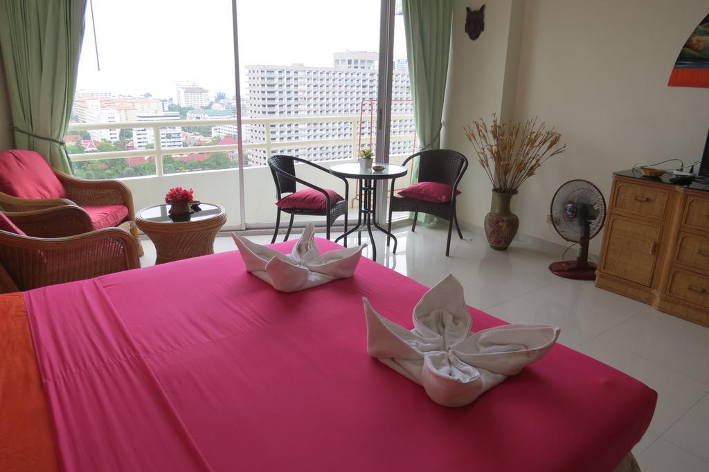 View Talay 1B Serviced Apartments Pattaya Luaran gambar