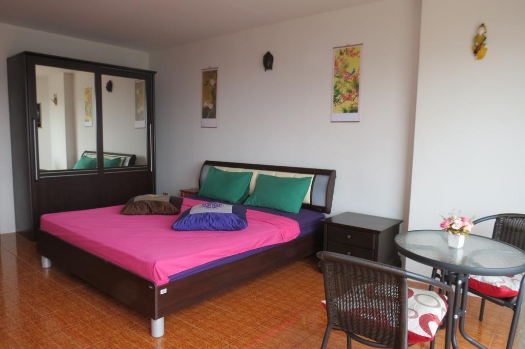 View Talay 1B Serviced Apartments Pattaya Bilik gambar