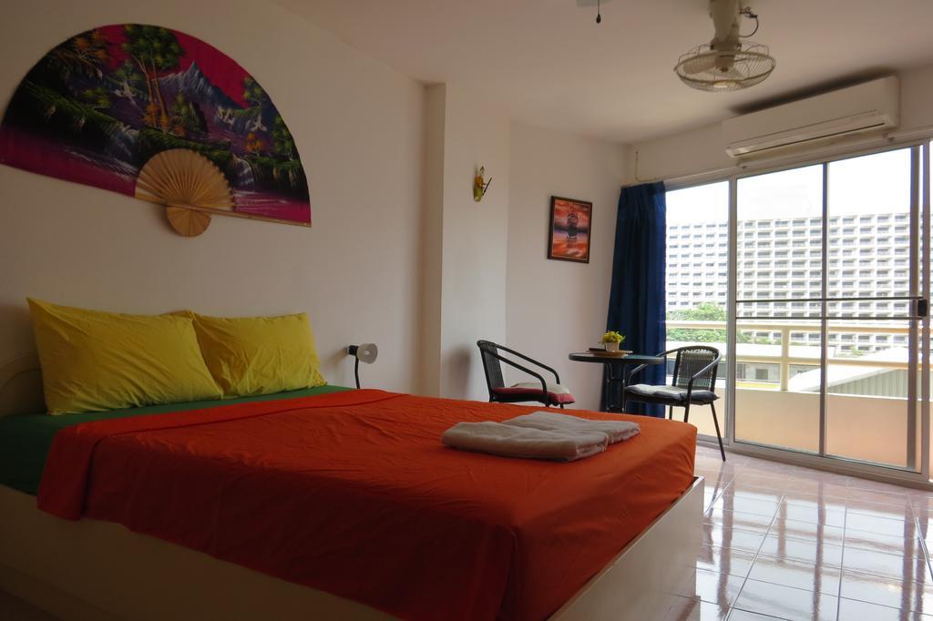 View Talay 1B Serviced Apartments Pattaya Bilik gambar
