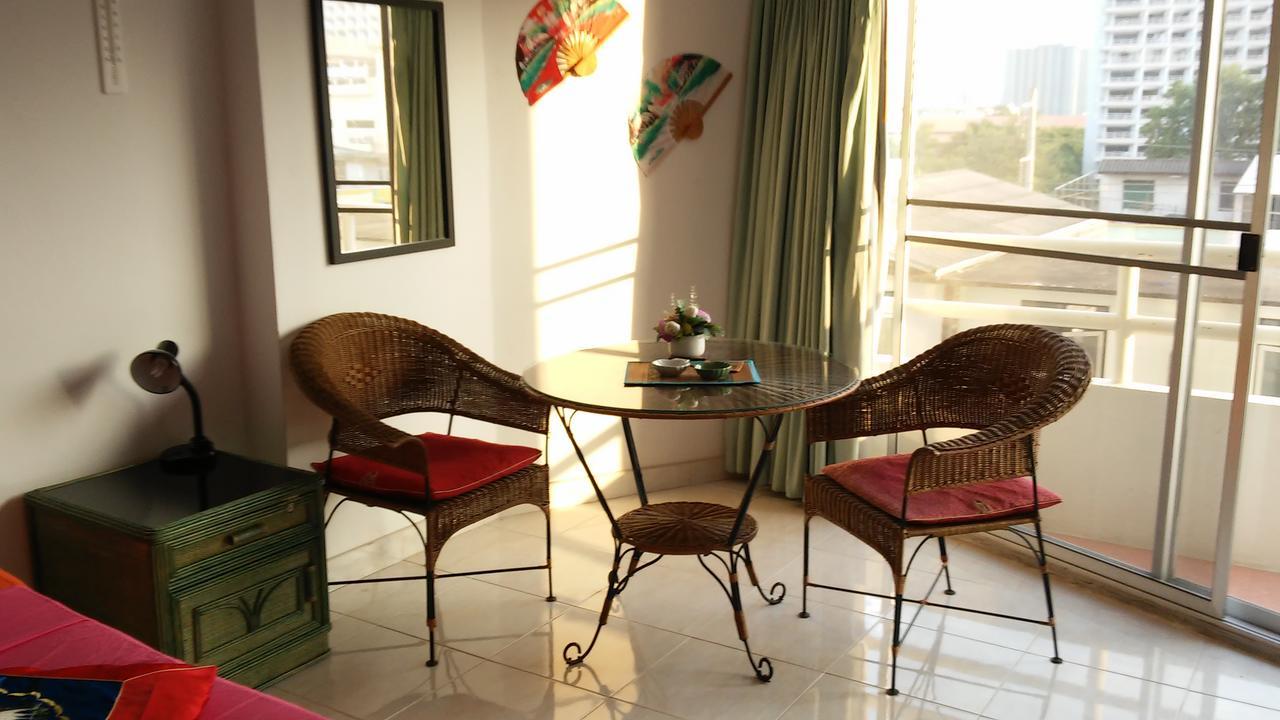 View Talay 1B Serviced Apartments Pattaya Luaran gambar